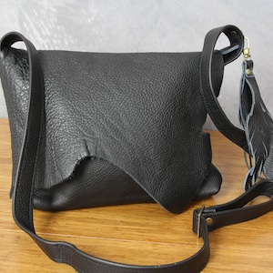 Western schoudertas, Western portemonnee, Zwarte handgemaakte handtas met franje, Rustieke middelgrote crossbody tas, Unieke crossbody tas, gratis verzending