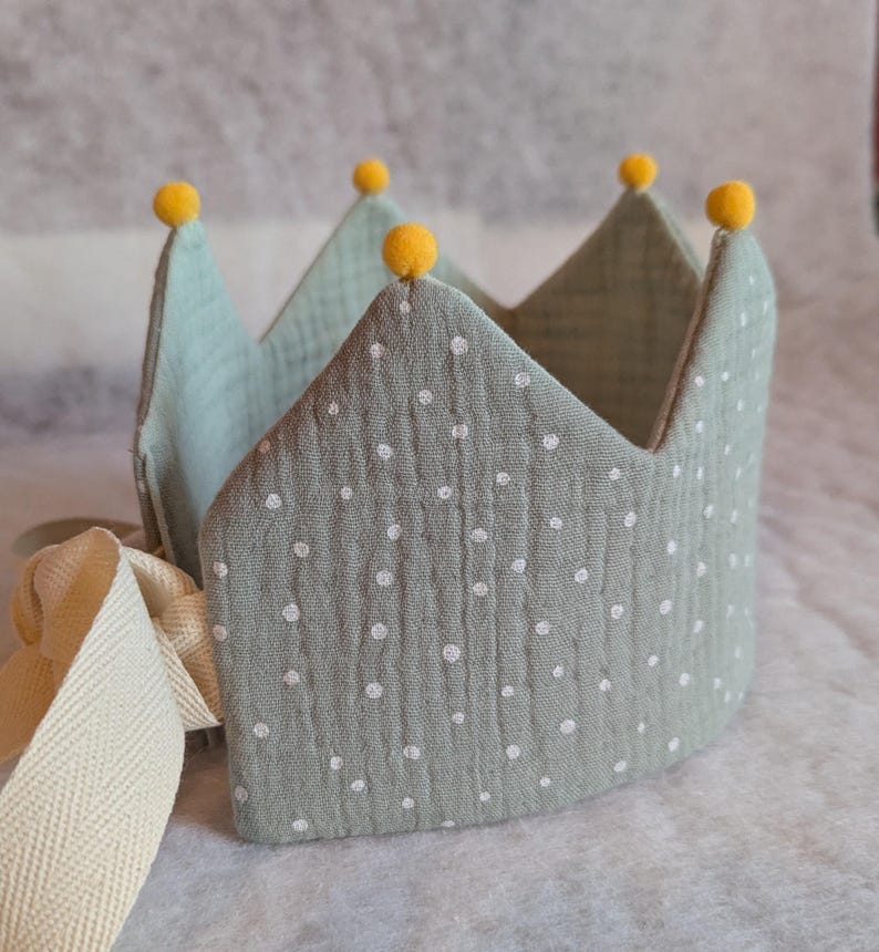 Birthday crown "Pünktchen and Anton" image 3