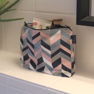 Schminktasche Braut türkis, Kosmetiktasche aus Stoff, Kosmetikbeutel Muster, Kulturtasche Damen, Geschenk für Frauen, Waschtasche rosa