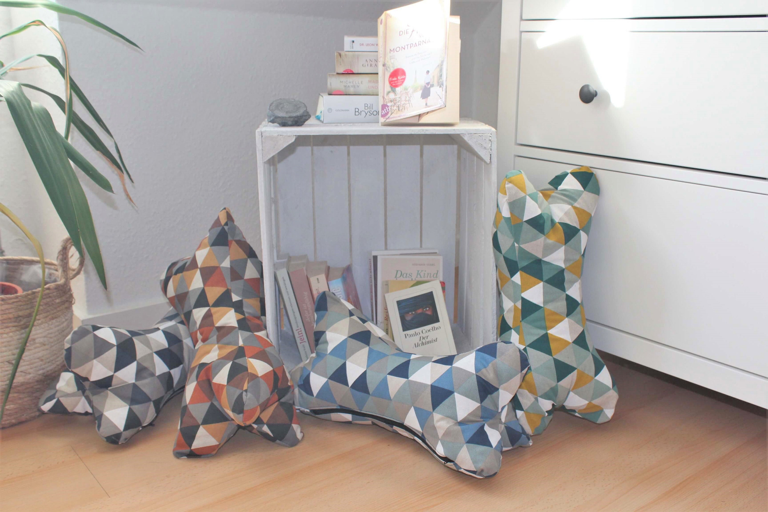 Reading bone triangles in 43 x 20 cm in orange, brown, black, grey neck pillow car, comfortable reading pillow, gift idea