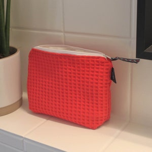 Kosmetikbeutel Waffelpique rot, Stofftasche mit Reißverschluss uni, kleine Schmucktasche, persönliche Schminktasche für Sie, tolles Geschenk