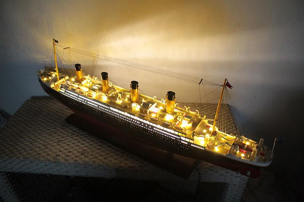 Titanic toy that sinks - Etsy 日本
