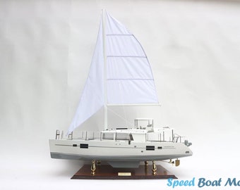 Lagoon 450F Klegeboot Modernes Yachtmodell 27,5 ″ - Bootsmodell Geschenk - Segelboot Modelle Zur Dekoration - Modell Yacht