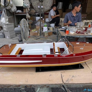 Chris Craft Holiday 1962 Model Boat - Riva Italian Style (33.8&quot;)