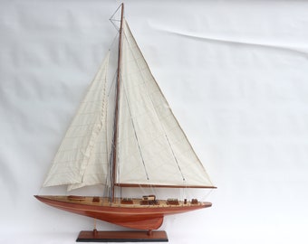 Endeavour Wood Finished Sailing Boat Model 19.6&quot; - America Cup Collection built 1934 - Boat Model Gift