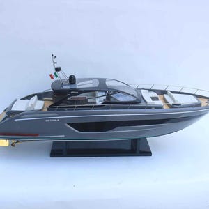 Riva 68 Diable, maquette de yacht moderne de 28 pouces, réplique de bateau faite à la main, décoration nautique de luxe