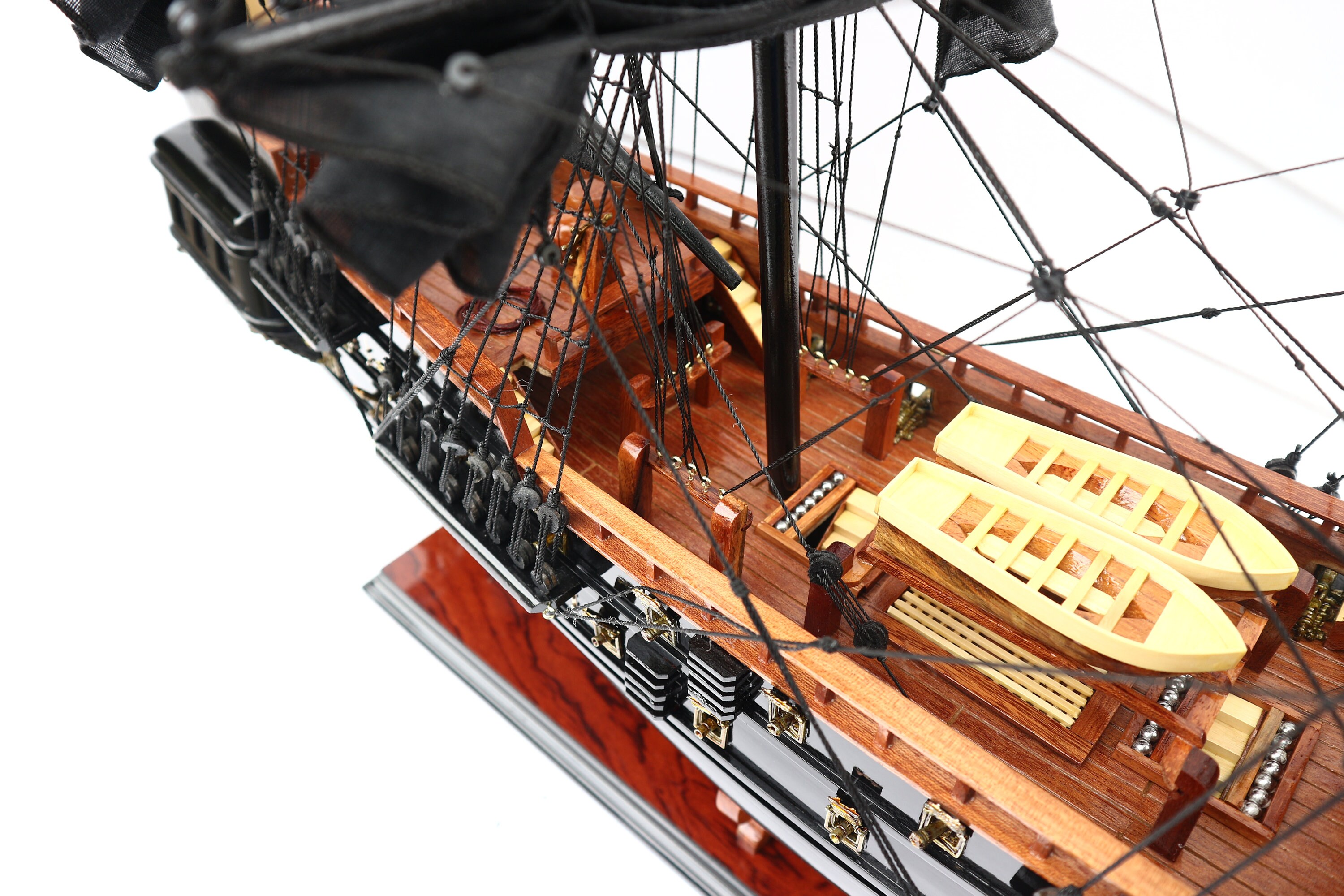 ブラックパール号帆船模型：パイレーツ・オブ・カリビアン仕様（26.4