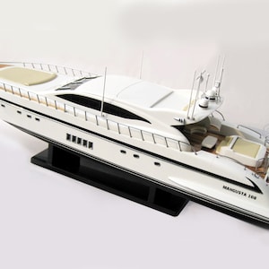Mangusta 108 Yacht Model: 34.25&quot; Wooden Speedboat