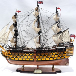 HMS Victory Painted Tall Ship Model - 23.6&quot; Interior Decoration