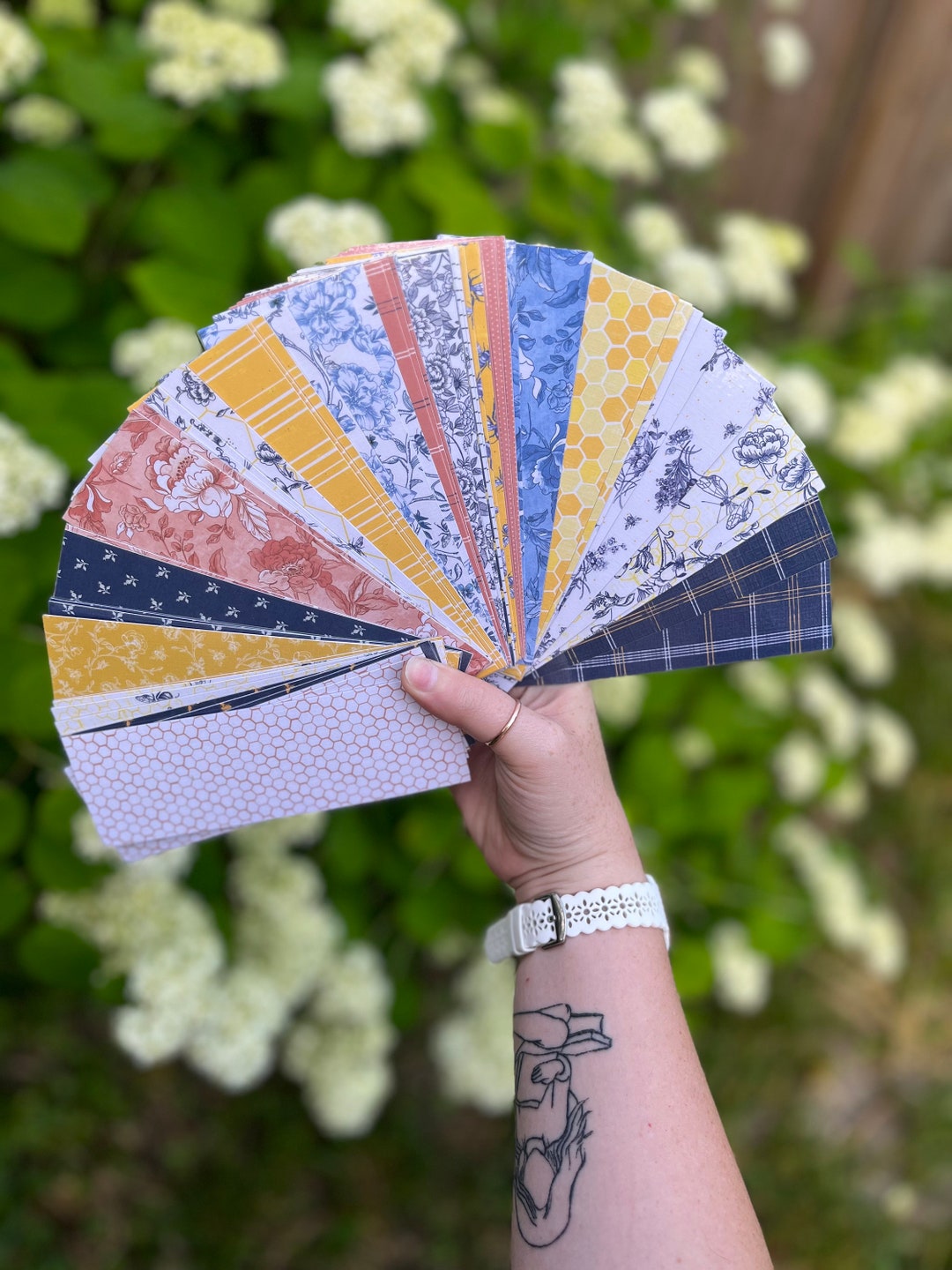 Single Sided Laminated Bee Theme Bookmark - Etsy