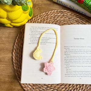 Crochet Bookmark, Moon and Star, Book Lover Gift, Handmade, Gift Ideas, Moon star Bookmark