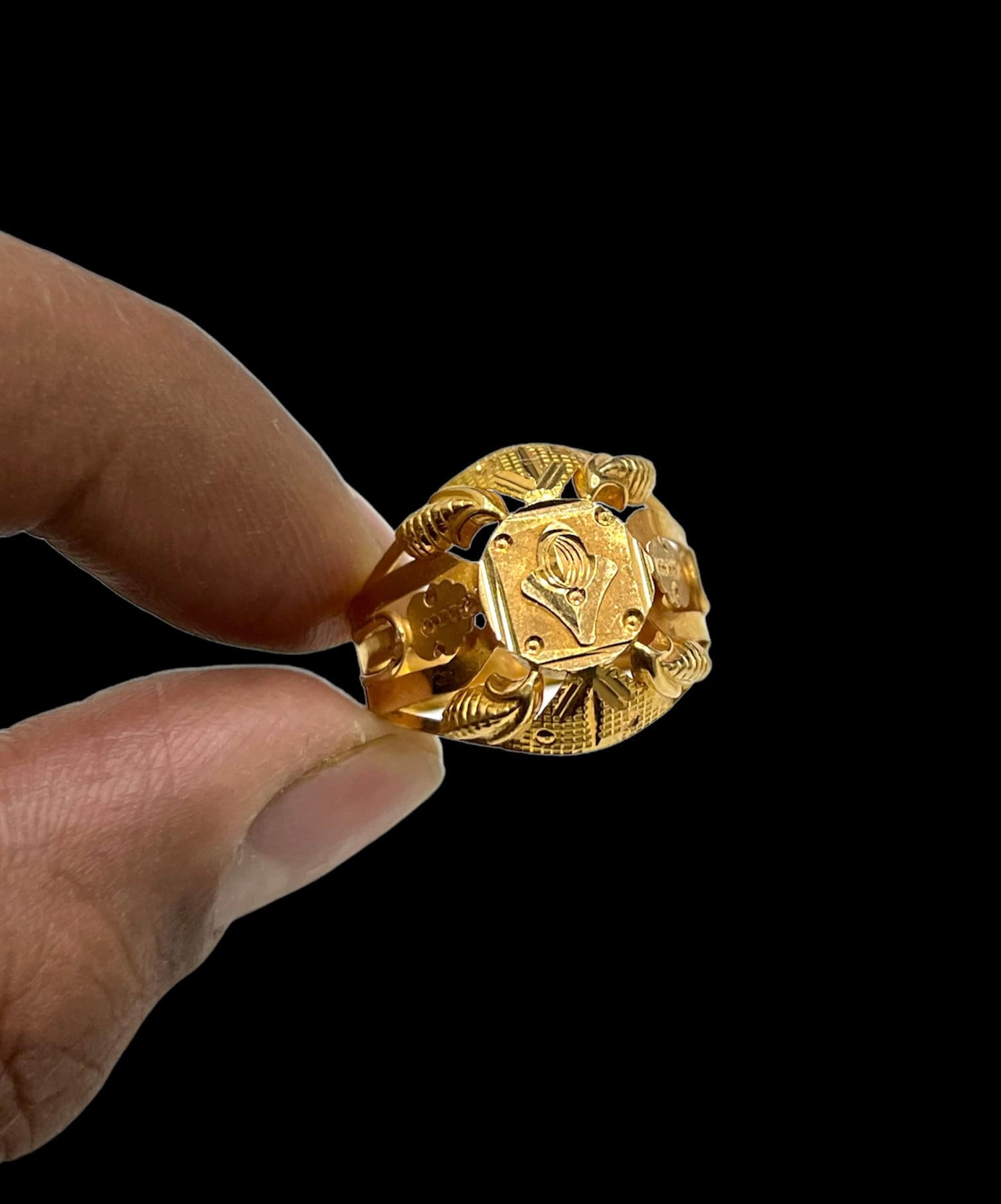 1 Gram Gold Plated Goga Maharaj With Diamond Best Quality Ring For Men -  Style B204, सोने का पानी चढ़ी हुई अंगूठी - Soni Fashion, Rajkot | ID:  2850232178073