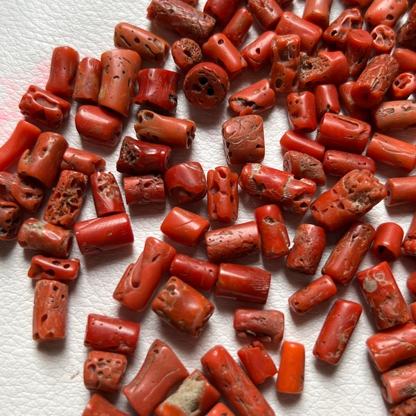 Lot de 50 pièces, corail rouge italien naturel en forme de tube, véritable corail rouge, perles en vrac, taille mélangée, perles de corail rouge vintage, fabrication de bijoux