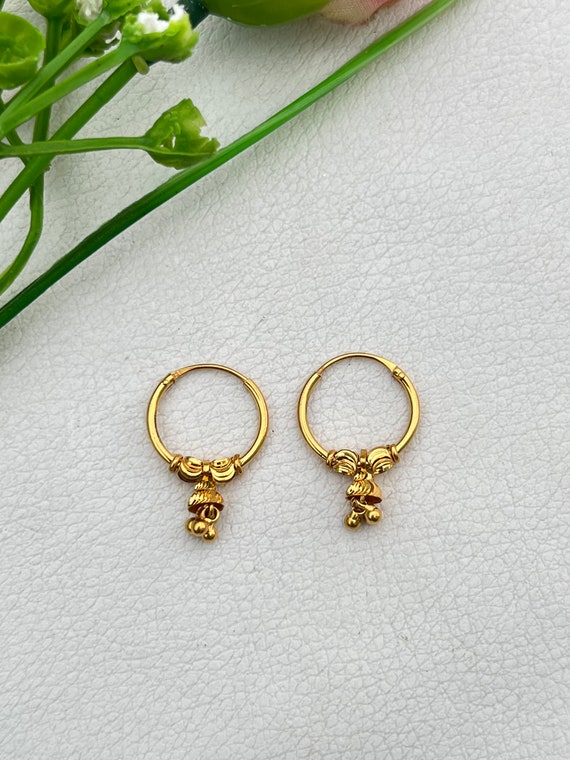Diya 22KT Gold Hoop Earrings | Glittering Gold Earrings | CaratLane