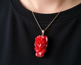 Ciondolo a forma di rosa in corallo rosso giapponese: collana floreale in oro 18 carati