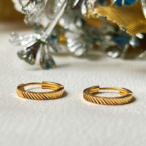 Handcrafted 22k Solid Gold Hoop Earrings: Dainty Cartilage Helix Hoops