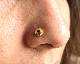 Pendiente de nariz con flor de oro macizo de 22 k • Pin de nariz con diseño floral indio