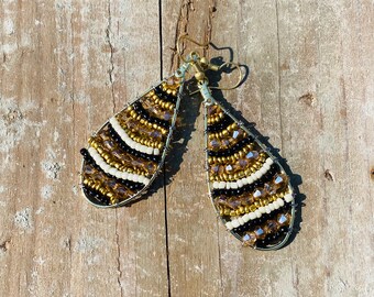 Pendiente de gota con cuentas a mano, estilo boho