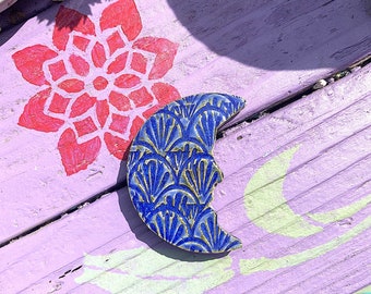 Shell Pattern Blue Moon Magnet 3 inches