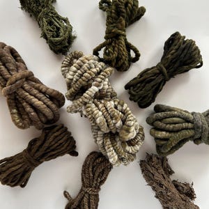 Artisanal Hand-Dyed & Spun Fiber Pack: Bulky Weaving Yarn Bundle for Crafters