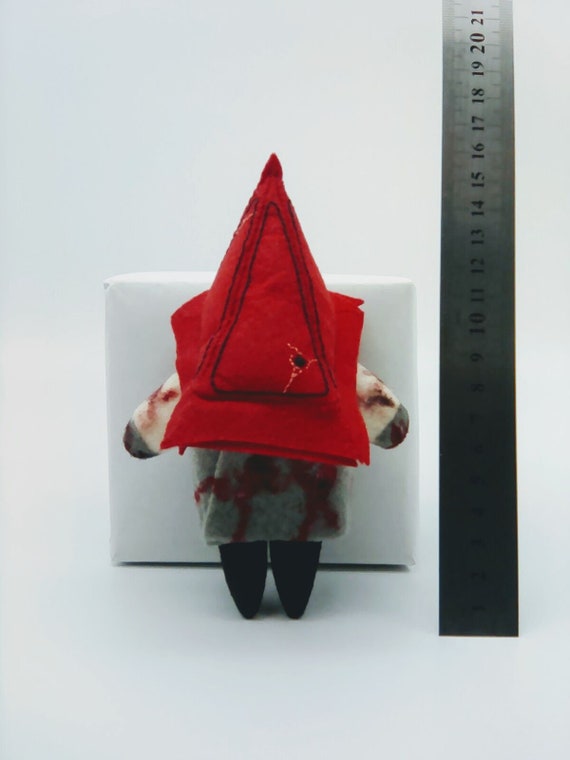 Silent Hill 2 Mini Pyramid Head Plush (MADE TO ORDER!) - Silent-Neutral's  Ko-fi Shop - Ko-fi ❤️ Where creators get support from fans through  donations, memberships, shop sales and more! The original 