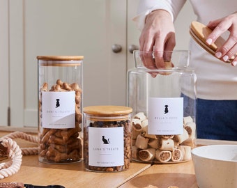 Personalized Pet Food Jar: Airtight Glass Storage with Bamboo Lid