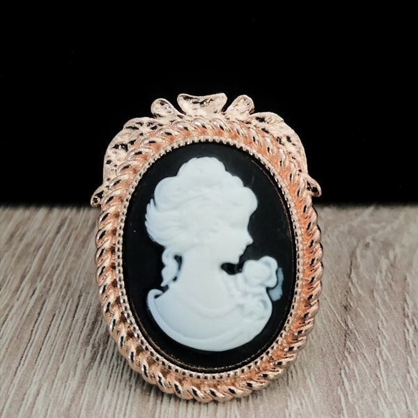 Bague non réglable cabochon vintage « Émilia » camée