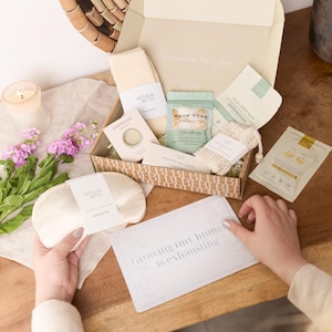 Pregnancy pamper hamper, mum to be pamper box, maternity gift sets, self care package for pregnancy, baby shower gift, pregnancy pamper gift