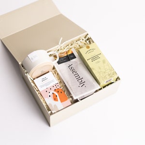 Coffee lover gift, coffee gifts, coffee treat box, coffee presents, coffee and biscuits hamper, new home gift, food gifts, Christmas gift