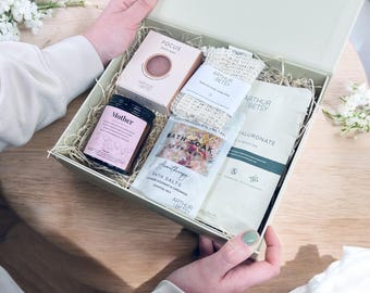 Pamper box for mum - Mother candle, Mother's Day gift,Gift box for mum,Self care gift for mum, Birthday gift for mum, Personalised mum gifts