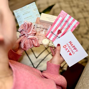 Lovely Valentine&#39;s Letterbox Gift, Valentine&#39;s gifts for her, Valentine gift box, Valentine&#39;s gifts for women, Valentine&#39;s gift box