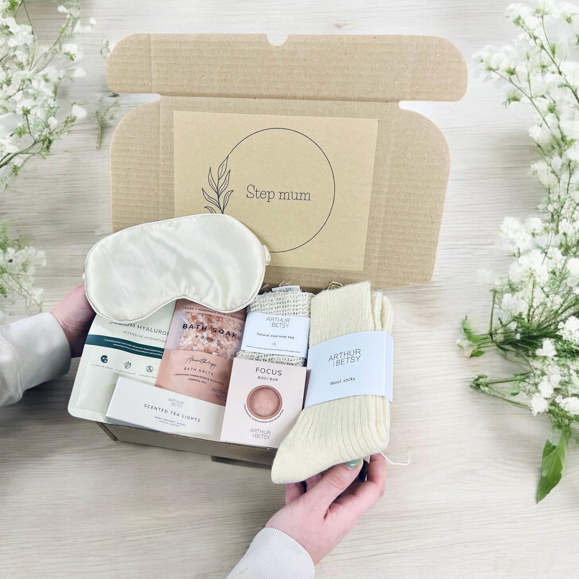 Pamper hamper for stepmum, Gifts for step mum, Step mum birthday gifts, Pamper gift for step mum, Self-care hamper for step mum
