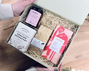 Mum’s elevenses hamper, Mother's Day gift, Pamper gift box for mum,Self care gift for mum, Birthday gift for mum, Personalised mum gifts