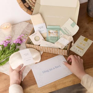 Cosy hug in a box, Pamper Gift For women, Thinking Of You gifts, Care Package Gifts For Her Pick me Up Get Well Soon Recovery Gift