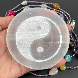Ying Yang Selenit Ladeplatte, handgeätzt, Selenit zum Aufladen von Kristallen, hochwertige Selenit, schöne Gravur