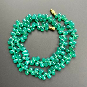 Green Onyx Briolette&#39;s Beads, 6-7×5mm, 18 Inch Strand