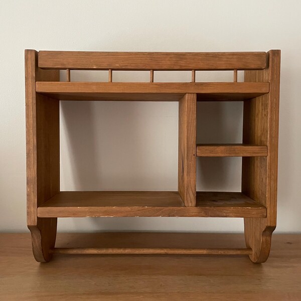 Vintage Wooden Shelf Wall Hanging with Towel Bar
