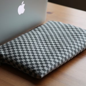 14 inch laptop case lv print