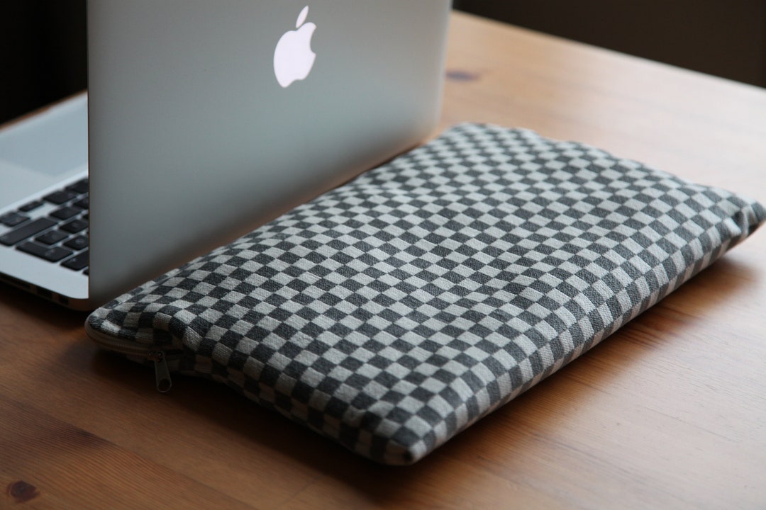 Grey Checker Padded Laptop Case, 13 Inch, 14 Inch, 15 Inch Laptop ...