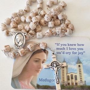 Rosario in pietra della Vergine Maria Medjugorje, rosario cattolico fatto a mano, carta regalo sacra di San Benedetto