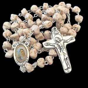 Stenen rozenkrans Maagd Maria Medjugorje, handgemaakte katholieke Ston Roks-rozenkrans Heilige cadeaukaart Moeder kruisbeeld Maria Magdalena