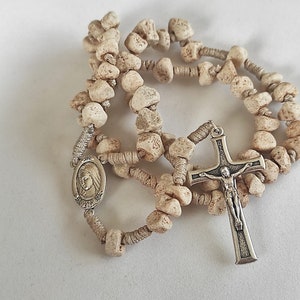 Rosario de piedra de Medjugorje, coronilla de la colina de las apariciones, Medjugorje, hecho a mano + tarjeta de regalo sagrada