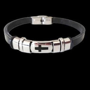 【現金特価】 Bracelet, Leather Men Engraved Religious Bracelet Cross アクセサリー