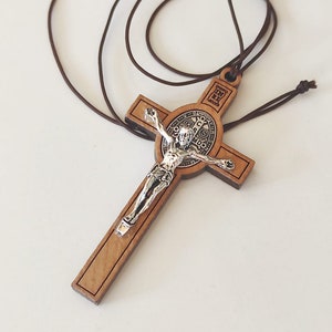 St. Benedikt Kruzifix Kreuz Olivenholz katholischen Anhänger Halskette 3,35 inc