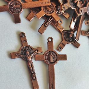 LOT SET 10,20,30,50,100 St Saint Benedict Crucifix Cross   Rosary Pendant 1.5 inc