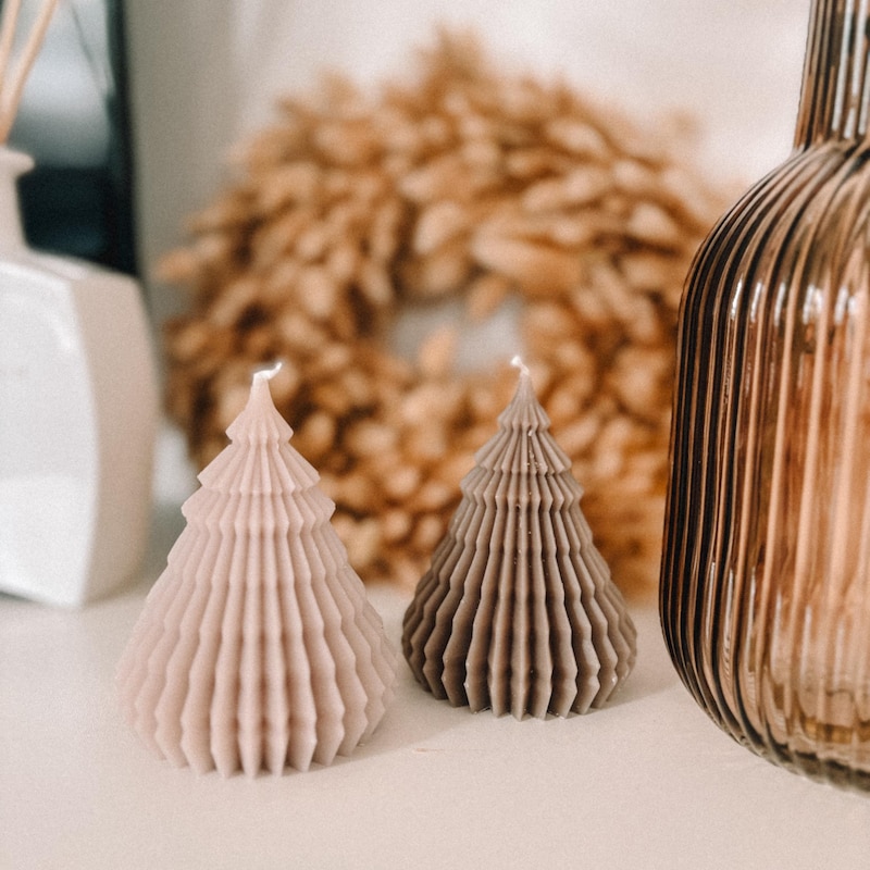 Weihnachtskerze - Kerze Aus In Tannenbaumform - Handgefertigter