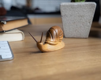 Snail Wooden Carving 2 inch / 5 cm, Snail Statue, Snail Decoration, New Home Decor, Birthday Gift, Gift for Her, Holiday Decor