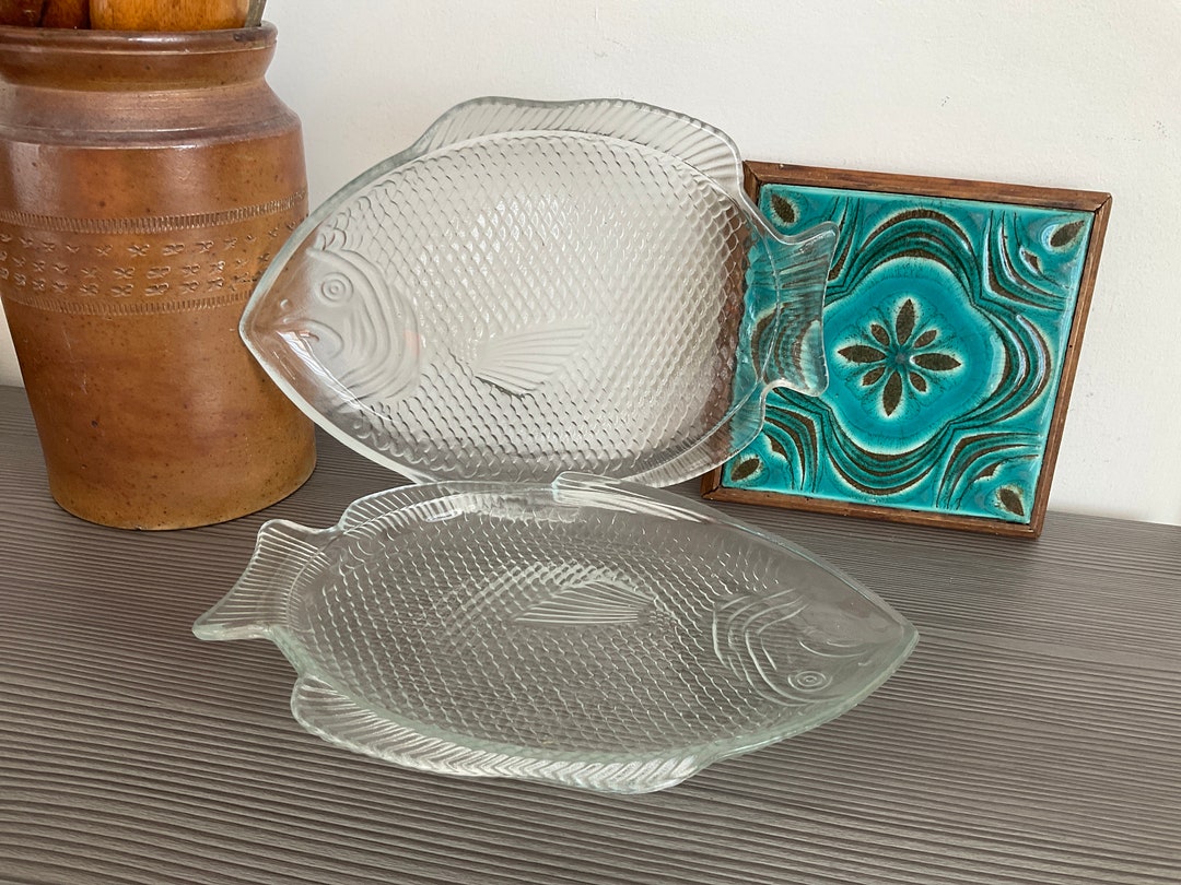 Pair Pressed Glass Fish Plates Vintage Clear Glass Fish Etsy