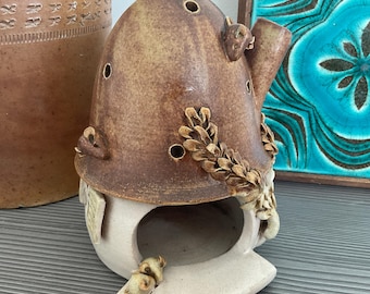 Fantazyjna lampa typu tealight marki Sweet Studio Pottery.