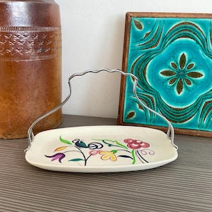 Vintage Poole Keramik Handmålad Nålskål med Bärhandtag, Blommor och Fågeldesign